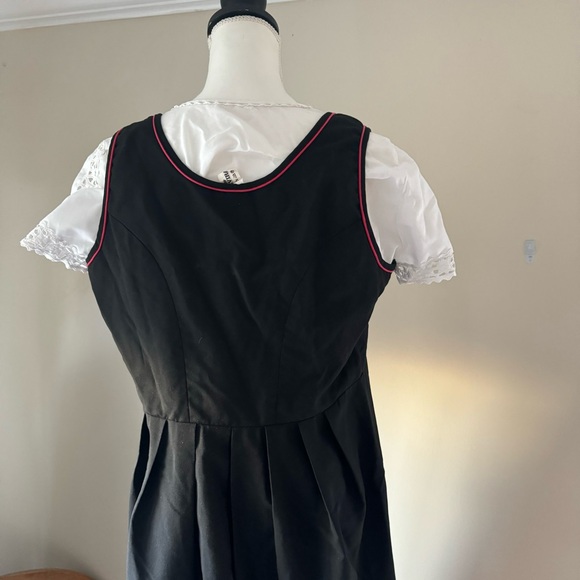 Adult Women’s Dirndl Size M/L Purchased in Germany
Trivera brand - Picture 8 of 9